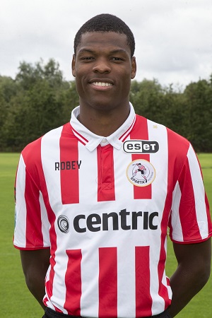 Denzel  Dumfries