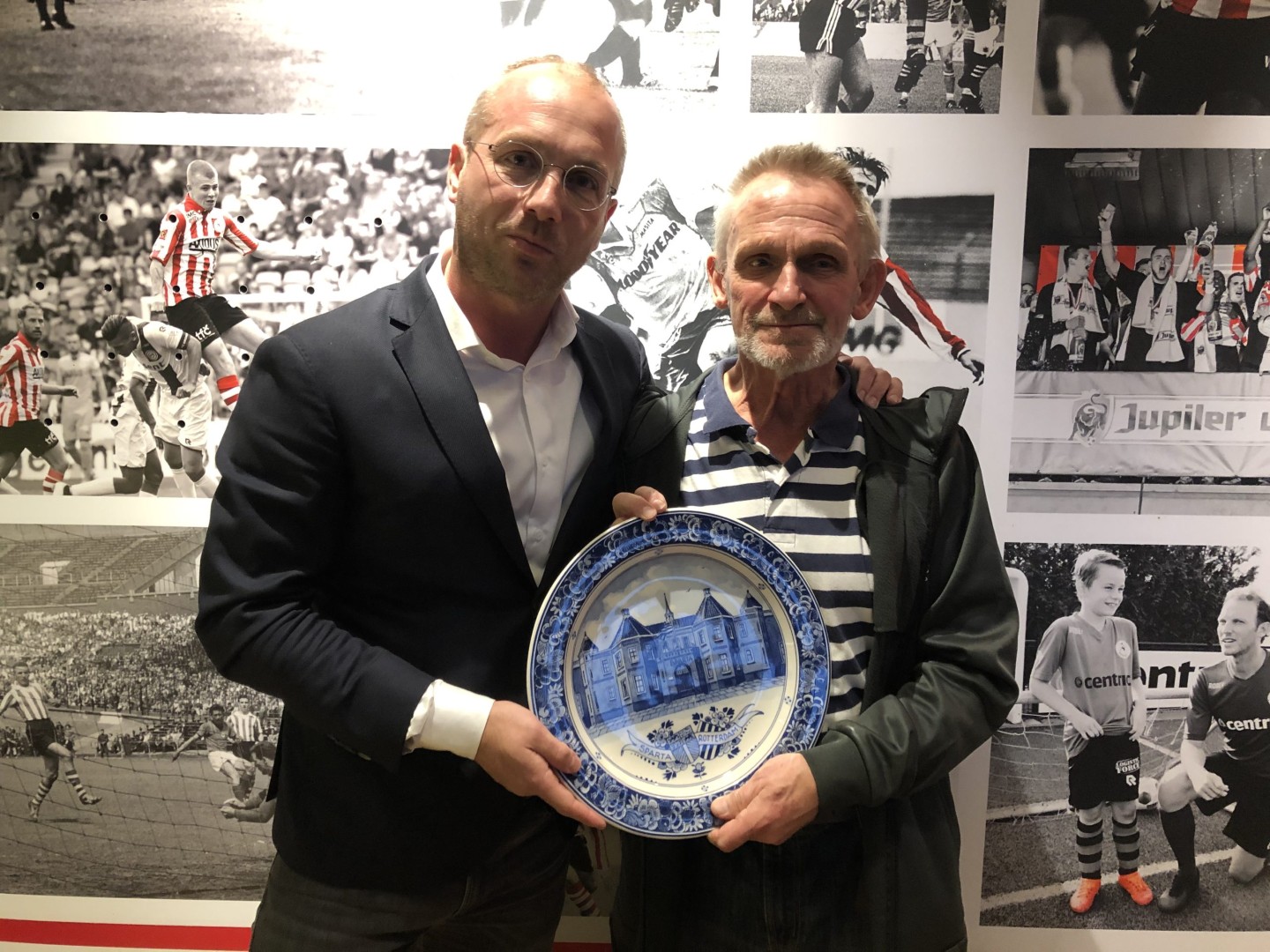 Kees Streefkerk krijgt Delftsblauw bord