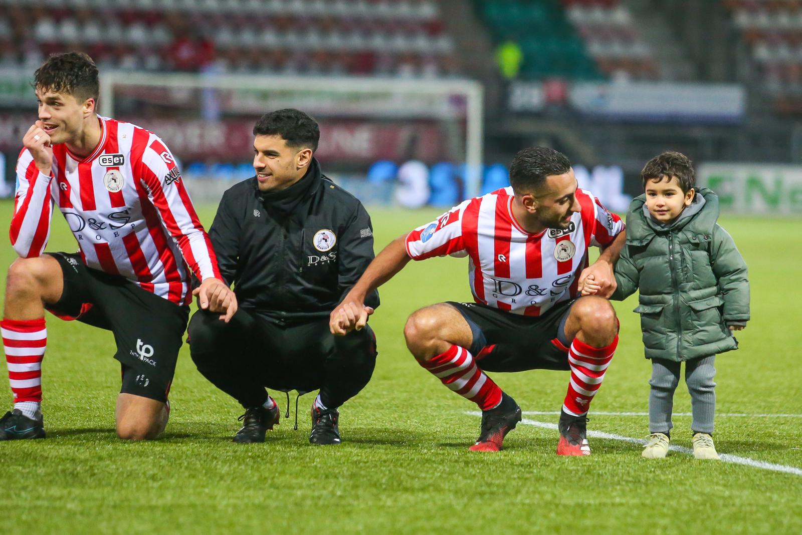Kinderen Auassar kijken uit naar SpartaHeracles 'Praten nergens anders over dan Sparta