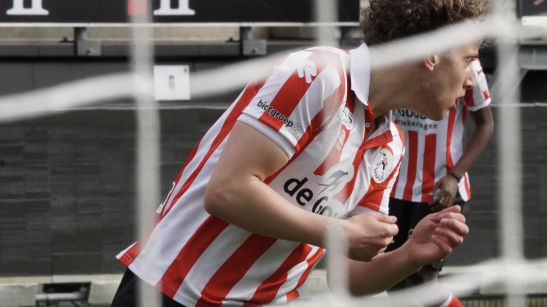 Kamperveen maakt een hattrick voor O18 in Leeuwarden en stadsderby winst voor O14
