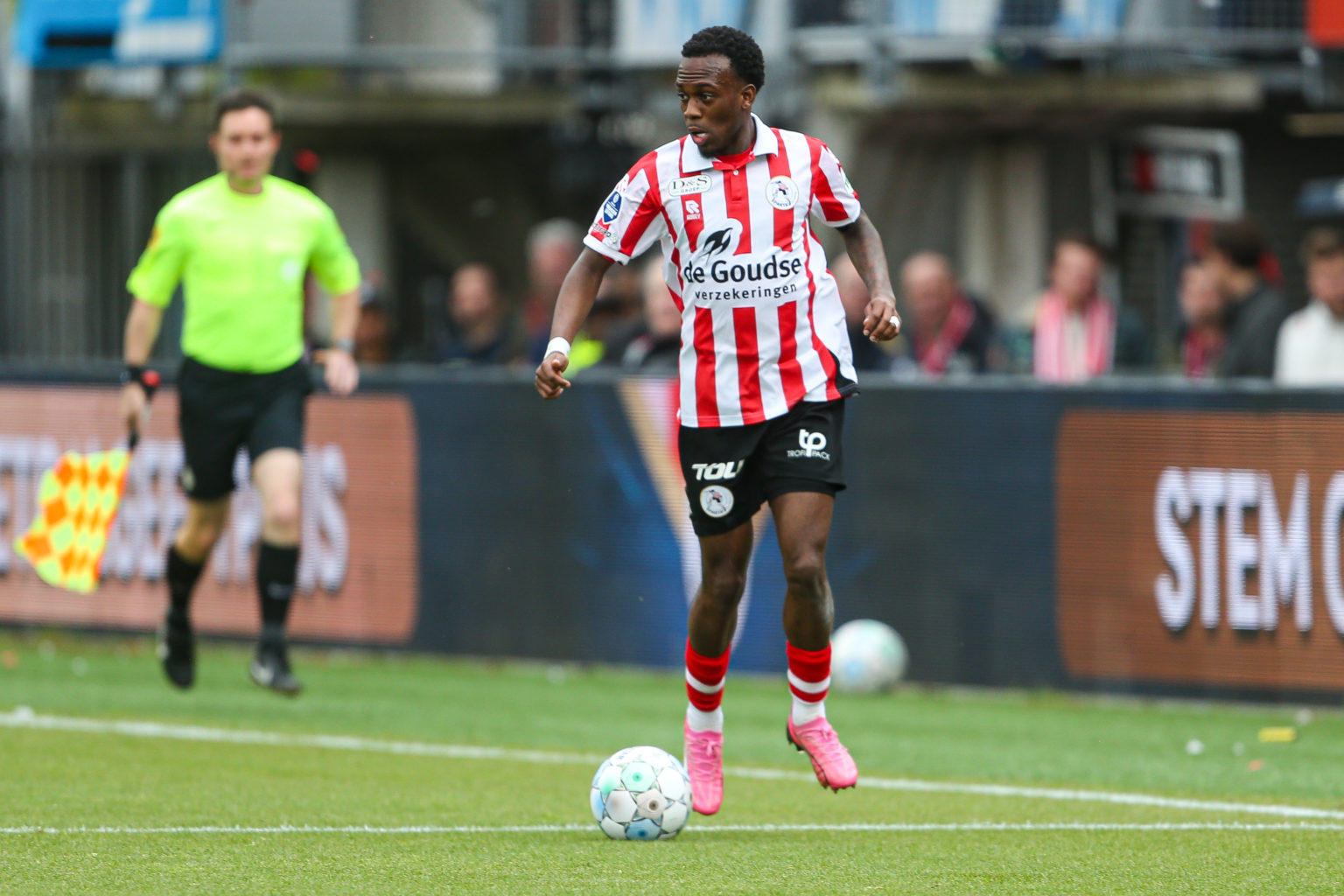 Djevencio van der Kust “Voel dat ik in de armen van de fans ben