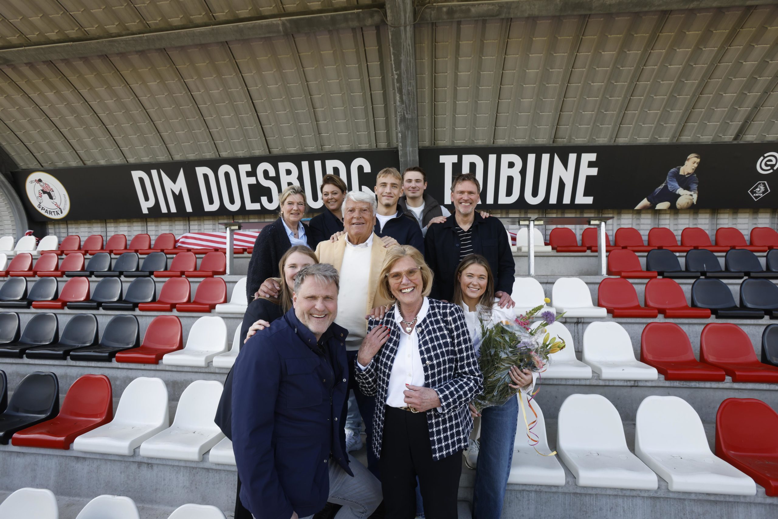 Sparta Rotterdam eröffnet Pim Doesburg-Stand in Nieuw Terbregge - | Sparta ...